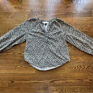 Universal Thread Black and White Floral Corduroy Blouse